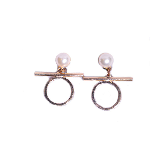 Synthetic pearl earrings