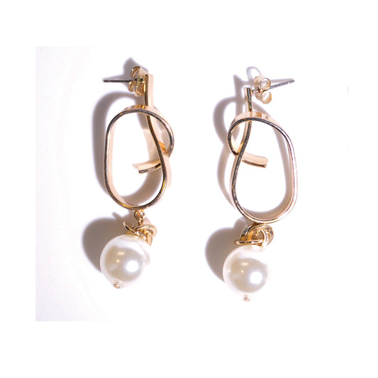 Curly synthetic pearl earrings