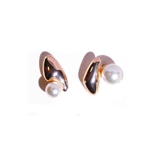 Synthetic pearl earrings