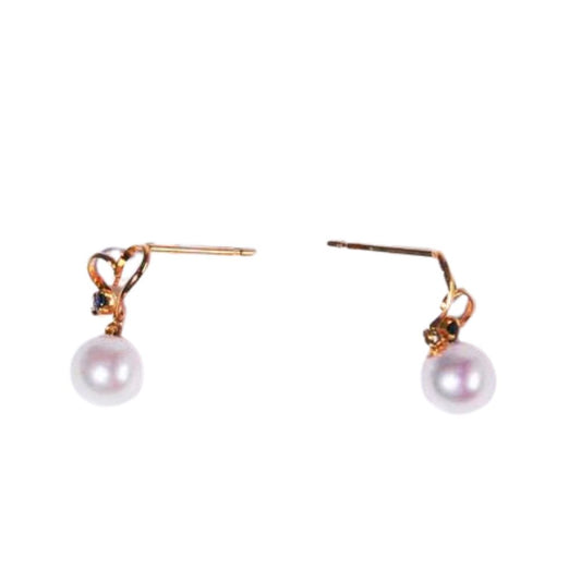 Akoya pearl earring